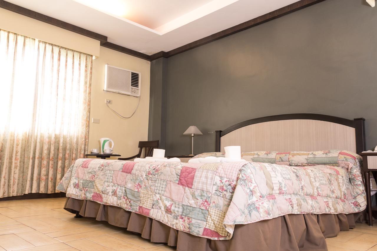 Tagaytay Country Hotel Tagaytay City Esterno foto