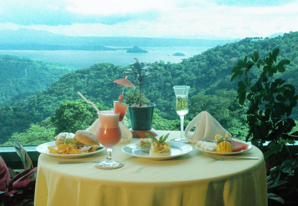 Tagaytay Country Hotel Tagaytay City Esterno foto